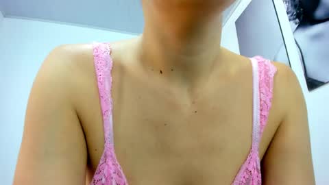 Snapshot of izzy_cum chatting on 12/22/24, 04:17 Izzy online show from 12/22/24, 04:17