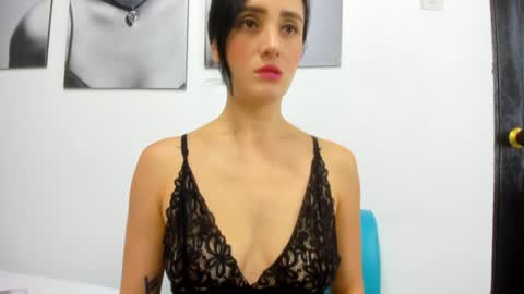 Snapshot of izzy_cum chatting on 01/15/25, 02:13 Izzy online show from 01/15/25, 02:13