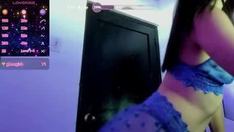 Snapshot of izzy_cum chatting on 10/04/25, 12:58 Izzy online show from 10/04/25, 12:58