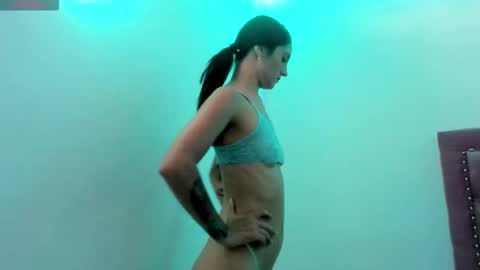 Snapshot of izzy_cum chatting on 10/19/25, 03:45 Izzy online show from 10/19/25, 03:45