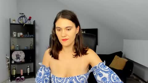 Izzy online show from 10/08/25, 11:35