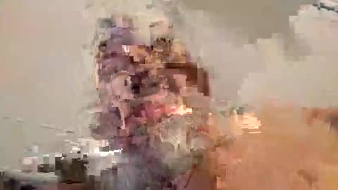 Snapshot of j550283 chatting on 09/23/25, 10:24 j550283 online show from 09/23/25, 10:24