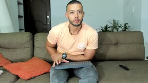 Snapshot of j_calix chatting on 12/30/24, 01:15 Calix Independient model Insta and twt Calixsnake online show from 12/30/24, 01:15