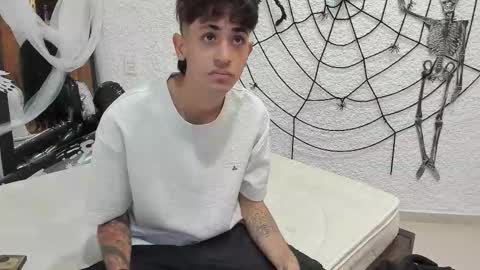 Snapshot of j_martony chatting on 10/15/25, 11:32 j_martony online show from 10/15/25, 11:32