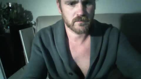 Snapshot of j_tree88 chatting on 12/10/24, 01:00 TR88 online show from 12/10/24, 01:00