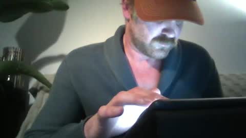 Snapshot of j_tree88 chatting on 02/05/25, 12:17 TR88 online show from 02/05/25, 12:17