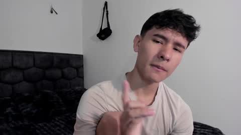 Noah online show from 01/21/25, 01:22