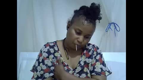 rose online show from 10/08/25, 12:03