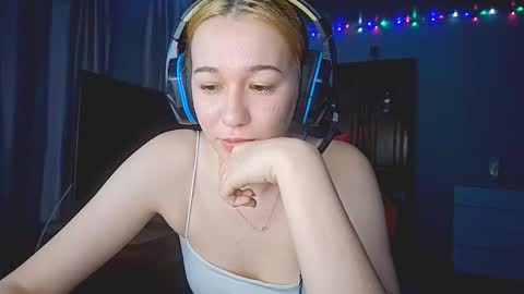 Snapshot of jacelyngarcea chatting on 10/17/25, 01:03 Lilo online show from 10/17/25, 01:03