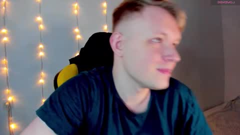 Snapshot of jack_only__ chatting on 10/29/25, 01:52 Anton online show from 10/29/25, 01:52