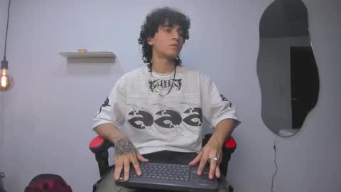 Jackes Taylor online show from 10/06/25, 06:22