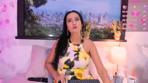 Snapshot of jacky_hoott chatting on 02/15/25, 12:43 Jacky hoott online show from 02/15/25, 12:43