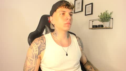 Snapshot of jacobb116 chatting on 02/20/25, 02:51 jacobb116 online show from 02/20/25, 02:51