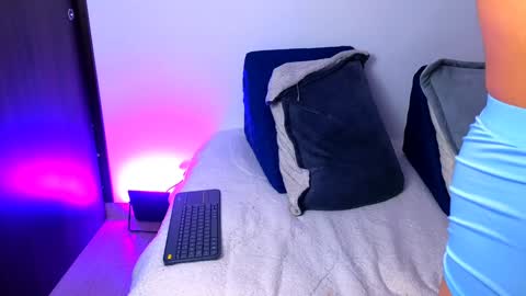 Snapshot of jacobjones2304 chatting on 12/18/24, 01:26 online show from 12/18/24, 01:26
