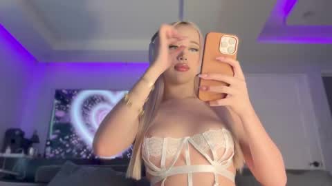 Snapshot of jacolandia chatting on 02/21/25, 03:34 jacolandia online show from 02/21/25, 03:34