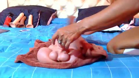 Jada online show from 11/12/25, 02:17