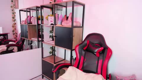 Jade online show from 10/22/25, 02:56