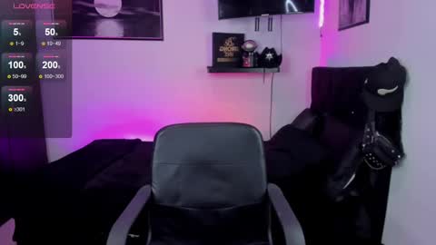 Snapshot of jade_candy21 chatting on 02/20/25, 10:37 jade_candy21 online show from 02/20/25, 10:37