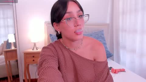 Snapshot of jade_evergreen_ chatting on 01/24/25, 08:11 Jade online show from 01/24/25, 08:11