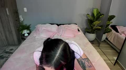 Snapshot of jade_porn chatting on 01/09/25, 03:23 Jade independent model online show from 01/09/25, 03:23