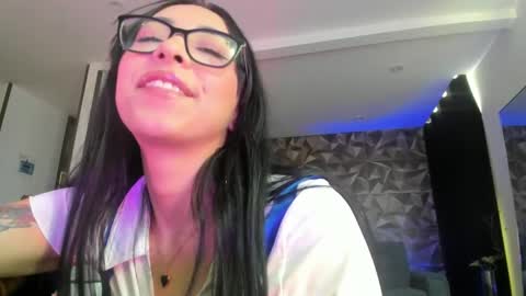 Snapshot of jade_porn chatting on 03/04/25, 02:42 Jade independent model online show from 03/04/25, 02:42