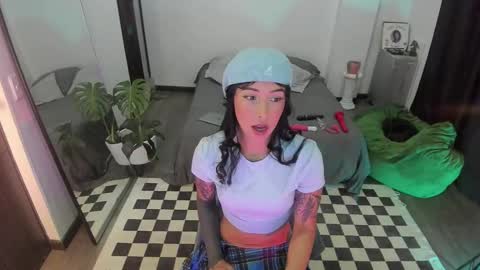 Jade  independent model online show from 11/17/25, 10:43