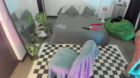 Jade  independent model online show from 11/18/25, 10:20