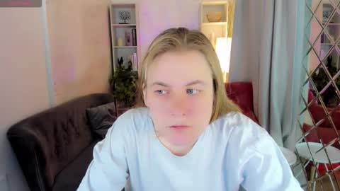 Jade online show from 11/12/25, 09:03