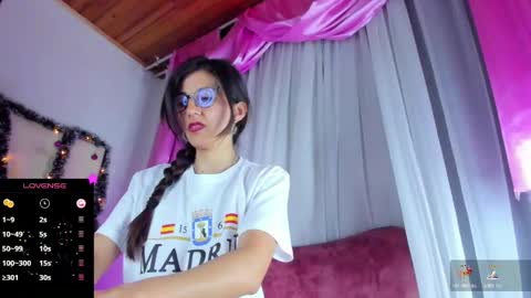 Snapshot of jade_white_ chatting on 12/17/24, 07:26 jade white online show from 12/17/24, 07:26