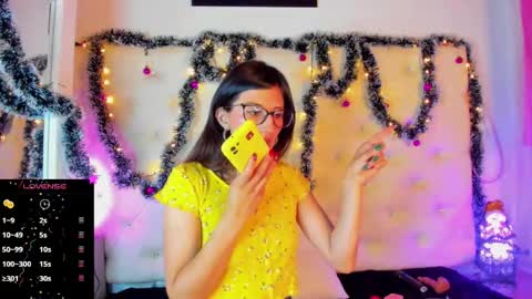 Snapshot of jade_white_ chatting on 12/23/24, 12:30 jade white online show from 12/23/24, 12:30