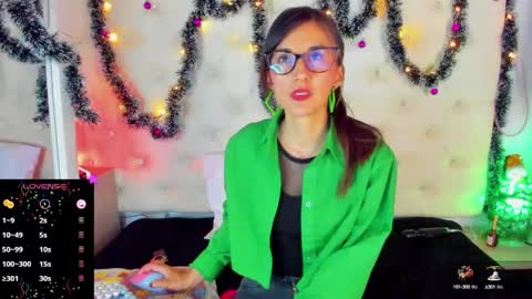 Snapshot of jade_white_ chatting on 12/26/24, 12:49 jade white online show from 12/26/24, 12:49