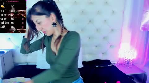 Snapshot of jade_white_ chatting on 01/13/25, 01:06 jade white online show from 01/13/25, 01:06