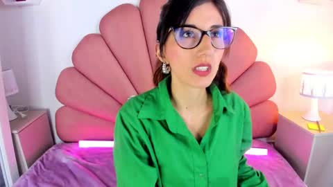 Snapshot of jade_white_ chatting on 02/03/25, 12:14 jade white online show from 02/03/25, 12:14