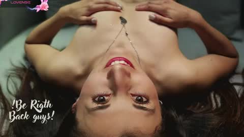 Snapshot of jade_white_ chatting on 03/12/25, 12:04 jade white online show from 03/12/25, 12:04