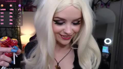 Snapshot of jadebunnie chatting on 02/25/25, 03:42 Bunnie Jade online show from 02/25/25, 03:42
