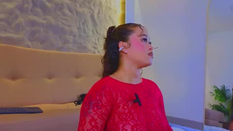 jadee__ online show from 10/19/25, 02:12