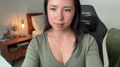 Jade Love online show from 10/21/25, 06:30