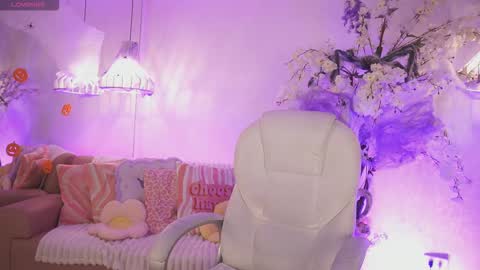 Jade Summer online show from 10/17/25, 11:35