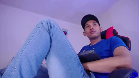 JAISON HALLS online show from 10/23/25, 02:11