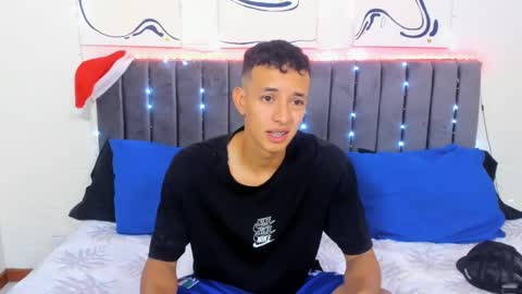 Hi guys im new 3 online show from 12/28/24, 05:57