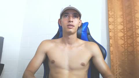 Hi guys im new 3 online show from 03/11/25, 08:42
