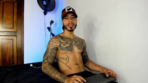 Snapshot of jakee_brown chatting on 01/28/25, 06:28 Santiago online show from 01/28/25, 06:28