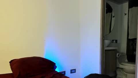 Snapshot of jakee_brown chatting on 02/05/25, 07:18 Santiago online show from 02/05/25, 07:18