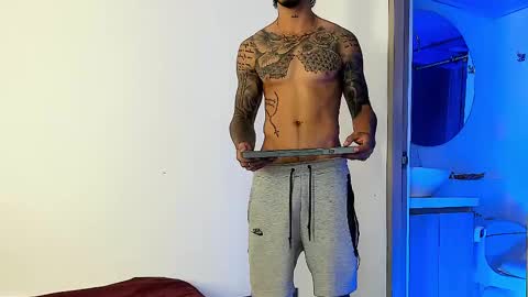 Snapshot of jakee_brown chatting on 02/13/25, 03:50 Santiago online show from 02/13/25, 03:50