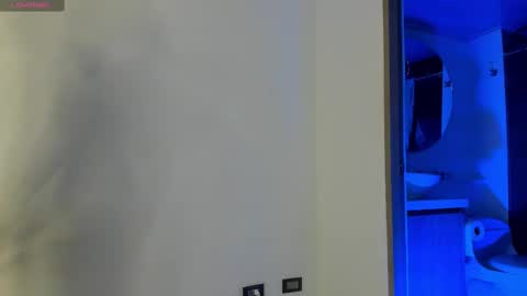 Snapshot of jakee_brown chatting on 02/25/25, 08:36 Santiago online show from 02/25/25, 08:36