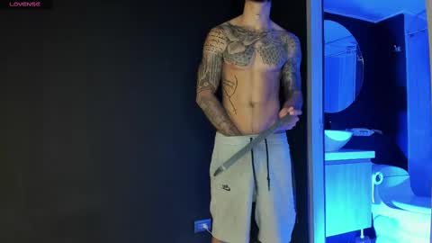 Snapshot of jakee_brown chatting on 03/05/25, 12:49 Santiago online show from 03/05/25, 12:49