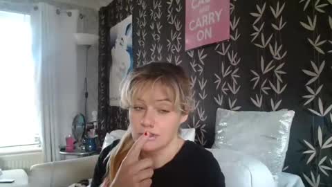 Snapshot of jakkilouise chatting on 03/12/25, 03:18 JAKKI LOUISE pornstar online show from 03/12/25, 03:18