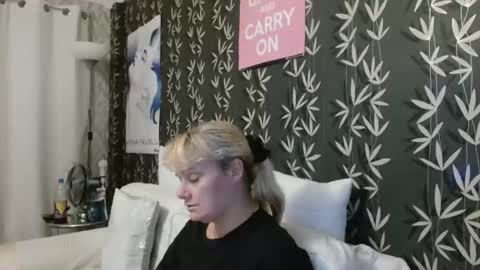 Snapshot of jakkilouise chatting on 09/17/25, 08:43 JAKKI LOUISE pornstar online show from 09/17/25, 08:43