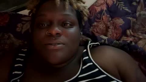 Snapshot of jalisaluv19 chatting on 10/28/25, 01:58 jalisaluv19 online show from 10/28/25, 01:58