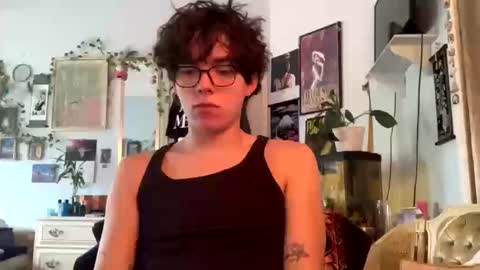 Snapshot of jalogan chatting on 10/13/25, 01:22 August online show from 10/13/25, 01:22